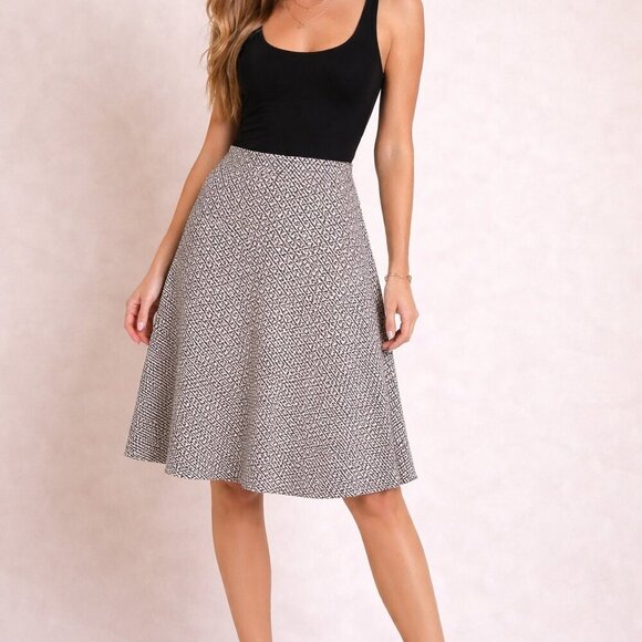 Banana Republic Dresses & Skirts - Banana Republic Geometric print 100% silk skirt Sz 4